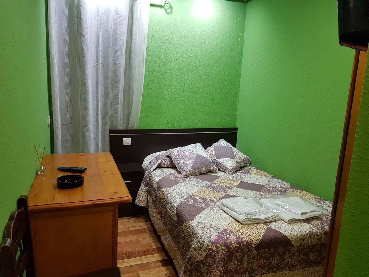 Hostal los nogales Cangas De Narcea Exterior foto