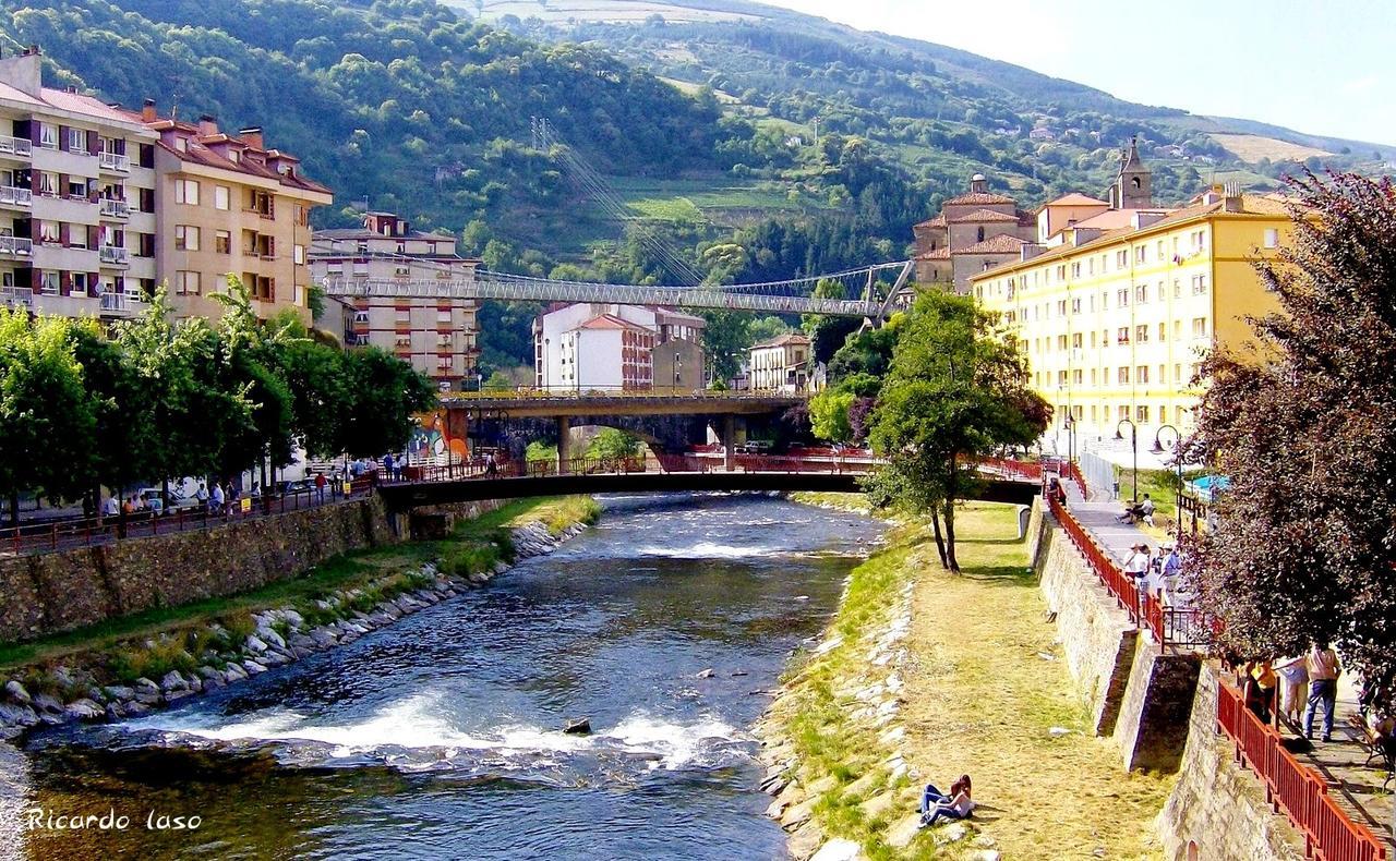 Hostal los nogales Cangas De Narcea Exterior foto