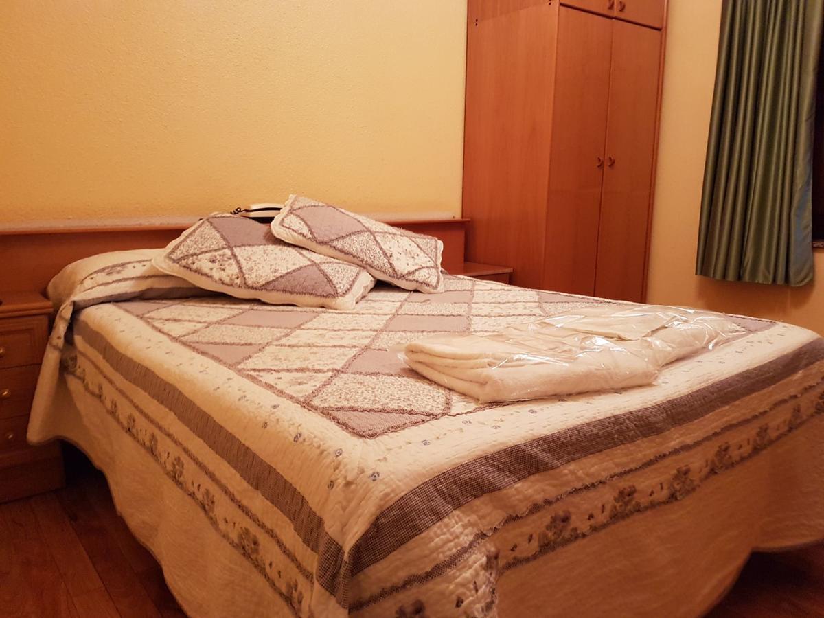 Hostal los nogales Cangas De Narcea Exterior foto